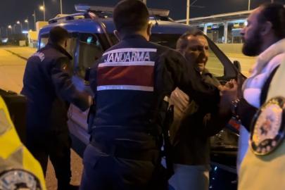 Alkollü yakalandı polise hakaretten gözaltına alındı