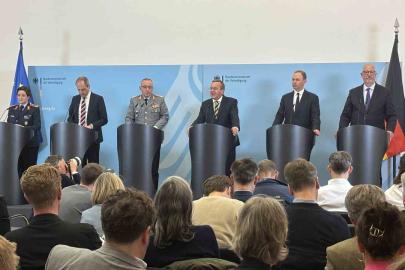 Almanya’da "muharebeye hazır asker sayısını 460 bine çıkarma" hedefi