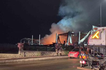 Ankara’da bir ilaç fabrikası çıkan yangın sonrası kullanılamaz hale geldi