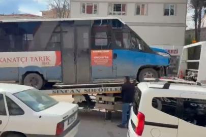 Ankara’da minibüs kamyonetle çarpıştı: 5 yaralı