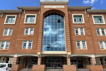 Araçlarında ve evdeki hava fritözü içerisindeki uyuşturucuyla yakalanan sanıkların yargılanmasına başlandı