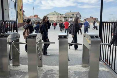 Arnavutköy’de lisede "üst düzey güvenlik" uygulaması: Velilere anlık fotoğraflı bildirim