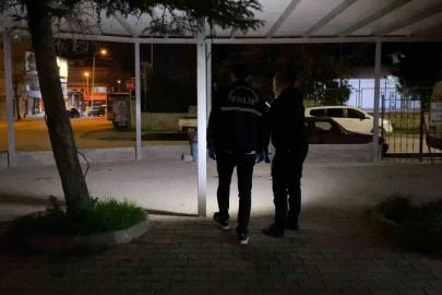 Aşk üçgeni bıçaklı kavgaya dönüştü: 2 yaralı