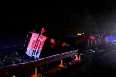 Aşkale’de zincirleme kaza: 4 jandarma personeli yaralandı