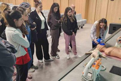 Aydın Şehir Hastanesi’nde çocuk acil ekiplerine kritik eğitim