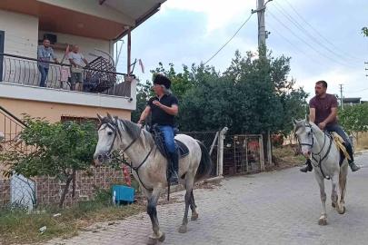 "Az daha çoktur" ile 10 yıllık birikimini sayfalara taşıdı