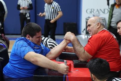 Bağcılarlı demir bileklerden büyük başarı: 14 madalya kazandılar