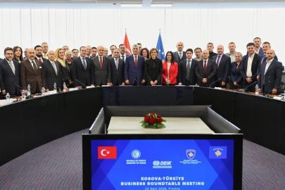 Bakan Bolat, Türk ve Kosovalı iş adamlarıyla bir araya geldi