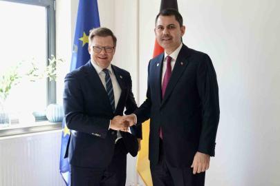 Bakan Kurum, BM İcra Sekreteri Stiell ve İngiliz, Alman ve Japon mevkidaşları ile görüştü