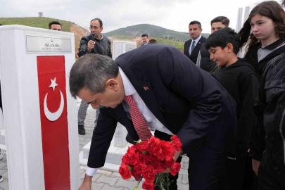 Bakan Tekin: "İçişleri Bakanlığımız, bütün okullarımızda çocuklarımızın güvenli bir biçimde eğitimlerine devam etmesi için çalışmalarını devam ettiriyor"