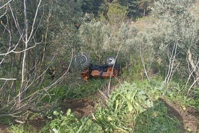 Balıkesir’de traktör şarampole uçtu; 2 yaralı