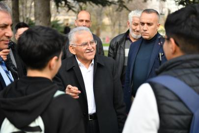 Başkan Büyükkılıç, Mimarsinan Parkı’nda vatandaşlar ve öğrencilerle bir araya geldi