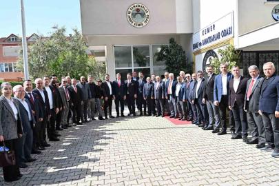 Başkan Dere seçim ziyaretlerine batı ilçelerden başladı