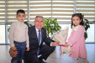 Başkan Güler, koltuğunu minik öğrencilere devretti