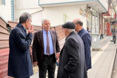 Başkan Karamehmetoğlu esnaf ve vatandaşlarla bir araya geldi