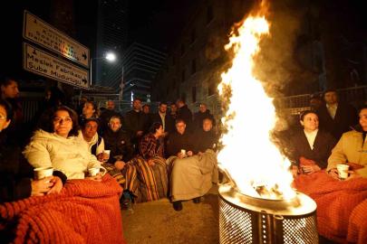 Başkan Tugay, Meslek Fabrikası önünde sabahladı