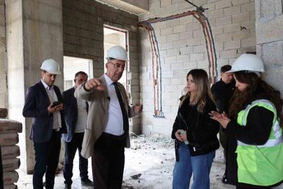 Başkan Yapar, Akasya Mahallesinde yapımı devam eden sosyal tesisi inceledi