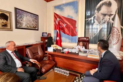 Başkan Yıldırımkaya öğrencileri makamında ağırladı