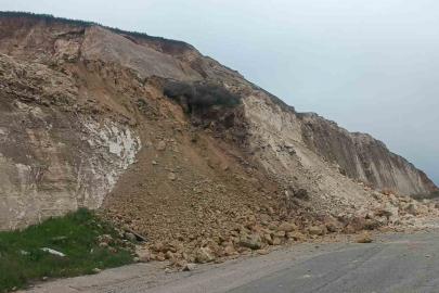 Batman’da heyelan: Üniversitenin yolu ulaşıma kapandı