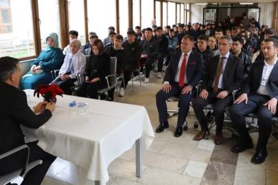 Bayburt Lisesi öğrencilerine kariyer tavsiyeleri verildi