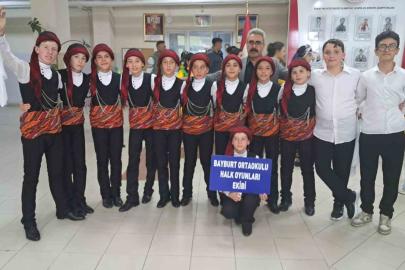 Bayburt Ortaokulu halk oyunlarında Türkiye beşincisi oldu