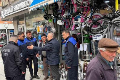 Bayburt’ta kaldırım işgallerine zabıta denetimi