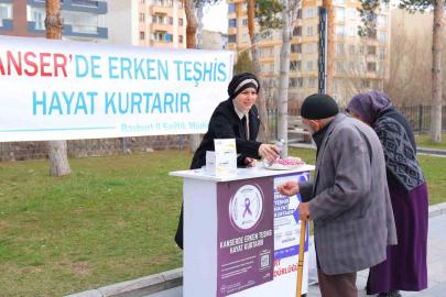 Bayburt’ta Kanser Haftası kapsamında bilgilendirme standı açıldı