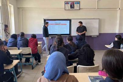 Bayburt’ta lise öğrencilerine yapay zekâ ve dijital yetkinlik eğitimi verildi