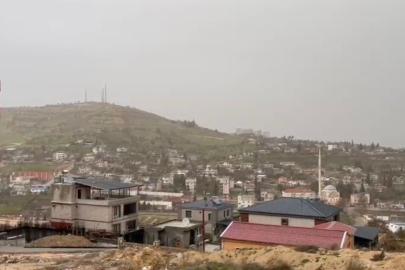 Besni’de toz taşınımı ve sağanak hayatı olumsuz etkiledi