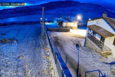 Beypazarı’nın yüksek kesimlerine kar yağışı devam ediyor