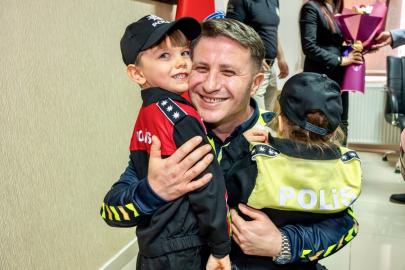 Bilecik’te anaokulu öğrencilerinden polislere 181’inci yıl sürprizi