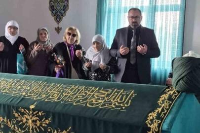Bilecik’te huzurevi sakinlerinden türbe ziyareti