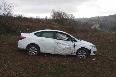 Bilecik’te kontrolden çıkan otomobil tarlaya uçtu, sürücüsü ağır yaralandı