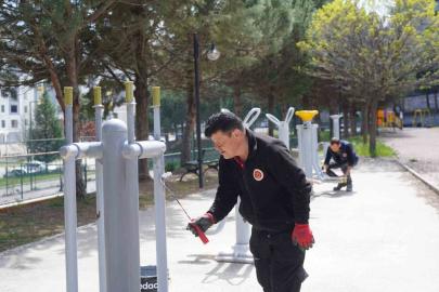 Bilecik’te park ve oyun alanlarına yeni kameriyeler yerleştirildi