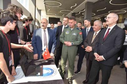 Bilimin kalbi Balıkesir’de attı: Bilim Fuarı yoğun katılımla açıldı