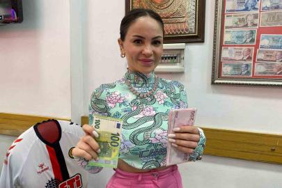Bir anlık dalgınlıkla verilen 100 euro’yu müşteri geri getirdi