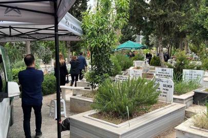 Boğazına çilek kaçarak hayatını kaybeden minik Mustafa Mersin’de toprağa verildi