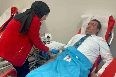 Bölge Adliye Mahkemesi’nde kan bağışında bulunan adliye personeline plaket verildi