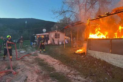 Bolu’da baraka alevlere teslim oldu