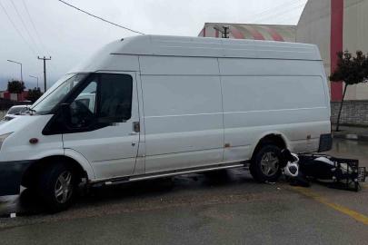 Bolu’da minibüs ile motosiklet çarpıştı: 1 yaralı
