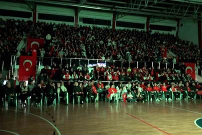 Bolu’da yüzlerce kişi milli maç için tek yürek oldu