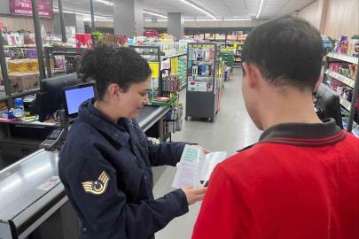 Bolvadin’de jandarma vatandaşlara kadına şiddetle mücadeleyi anlattı