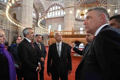 Bulgaristan İçişleri Bakanı Emil Dachev Selimiye Camii’ne hayran kaldı
