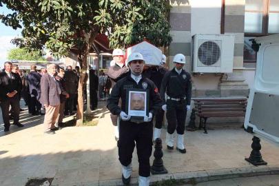 Burhaniye’de emekli müdür törenle toprağa verildi