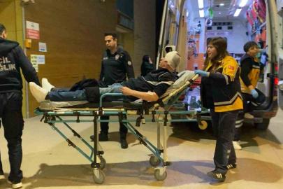 Bursa’da 3 kişi sopalarla darp edildi