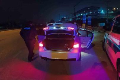 Bursa’da gece yarısı hesaplaşma, aracın önünü kesip ateş açtı