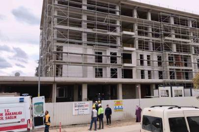 Bursa’da inşaatın 2. katından düşen işçi yaralandı