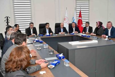 Bursa’da yüksek hızlı tren hattının 2026 sonunda hizmete alınacağı açıklandı