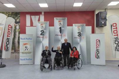 Bursa’nın gururu Aysel Özgan’dan altın madalya