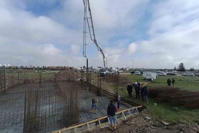 Cami temeli protokol üyelerinin katılımıyla atıldı